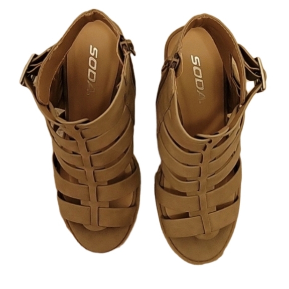 Tan Chunky Heels 👠 - Picture 4 of 6